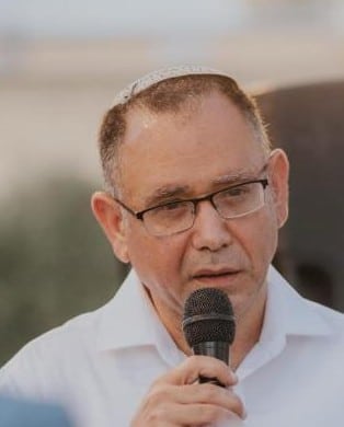 בוצחק8
